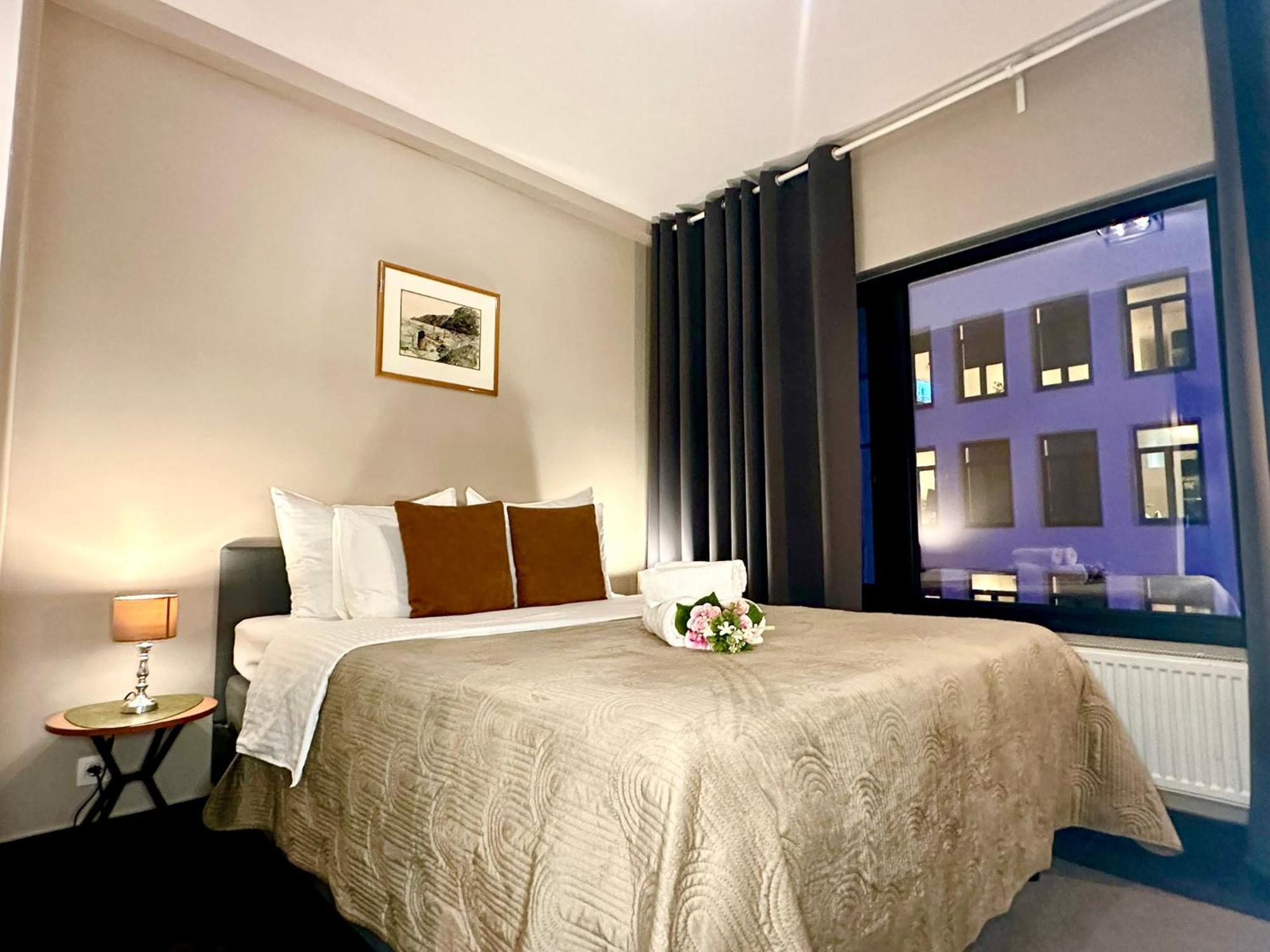 Luxury Suites Diamond Antwerpen Exteriör bild
